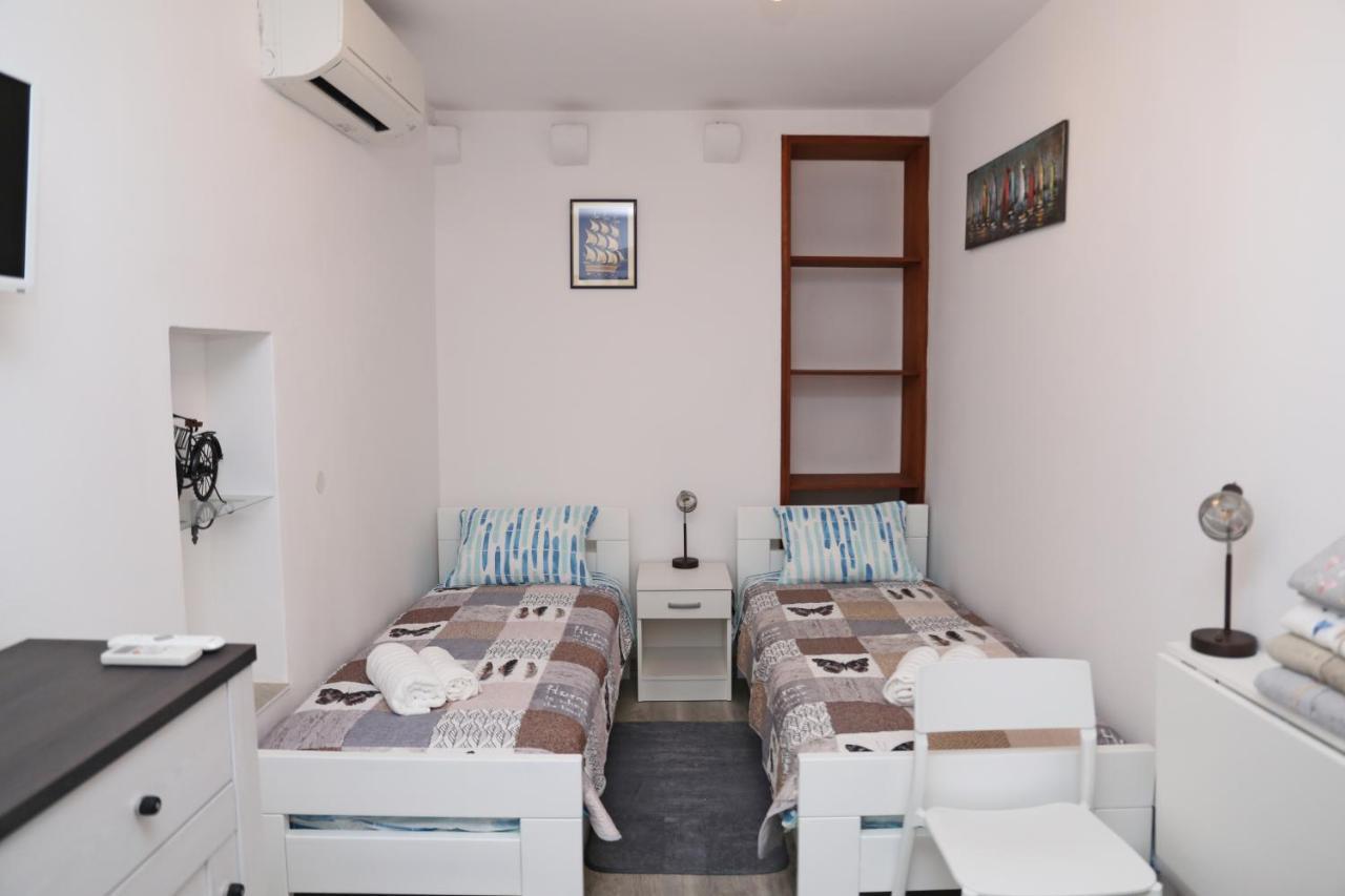 דירות קורצולה Sailboat House מראה חיצוני תמונה