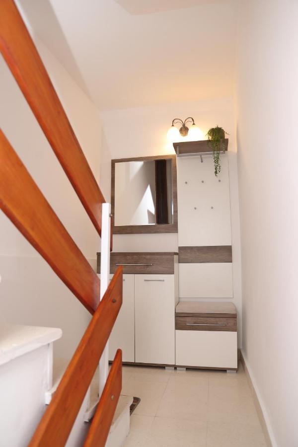 דירות קורצולה Sailboat House מראה חיצוני תמונה